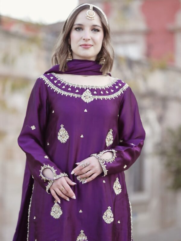 Púrpura Divina – Aangan y Cielo